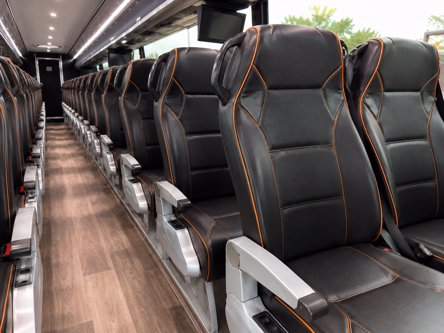 what to look for in rochester wedding transportation and how rochesternycharterbusservices com makes it easy